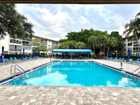 Condominium in Coconut Creek FL 3303 Aruba Way Way 28.jpg