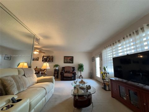 Condominium in Coconut Creek FL 3303 Aruba Way Way 25.jpg