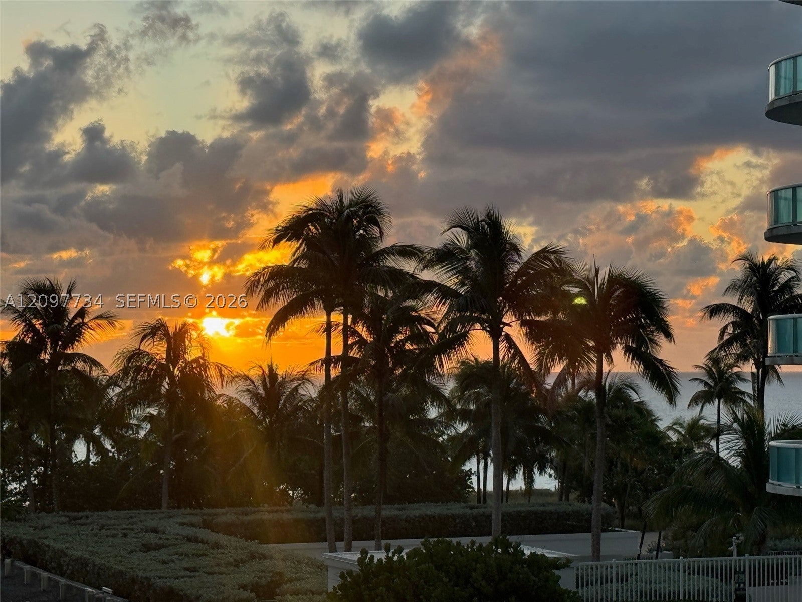 10155 Collins Ave 305