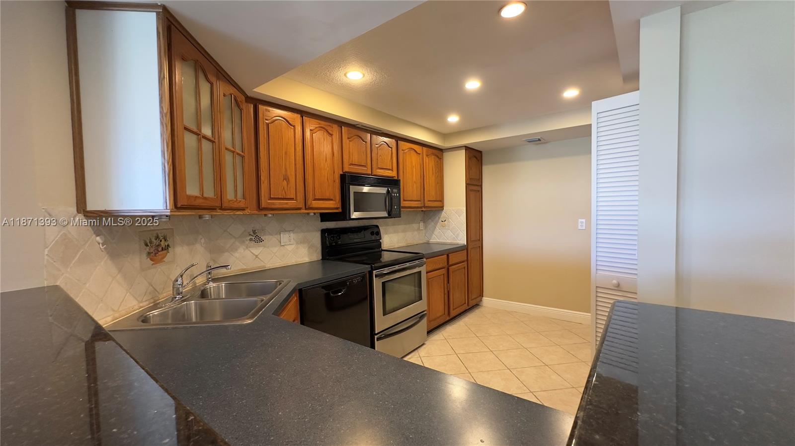2425 Presidential Way 203