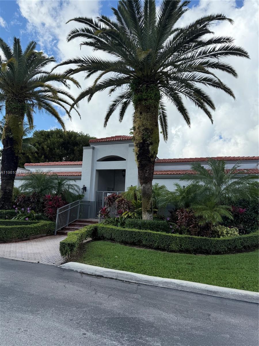 DORAL LANDINGS TOWNHOMES - Residential