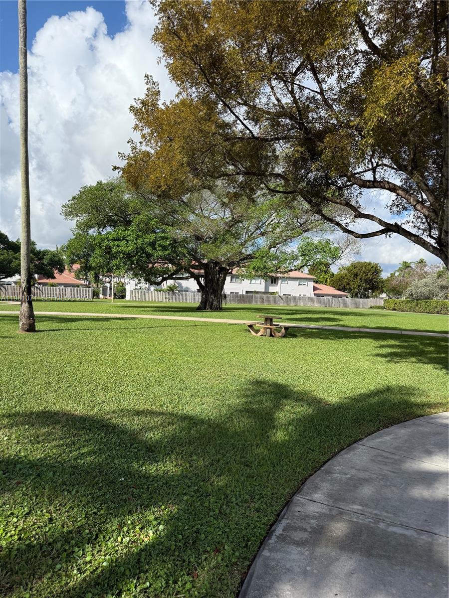 DORAL LANDINGS TOWNHOMES - Residential