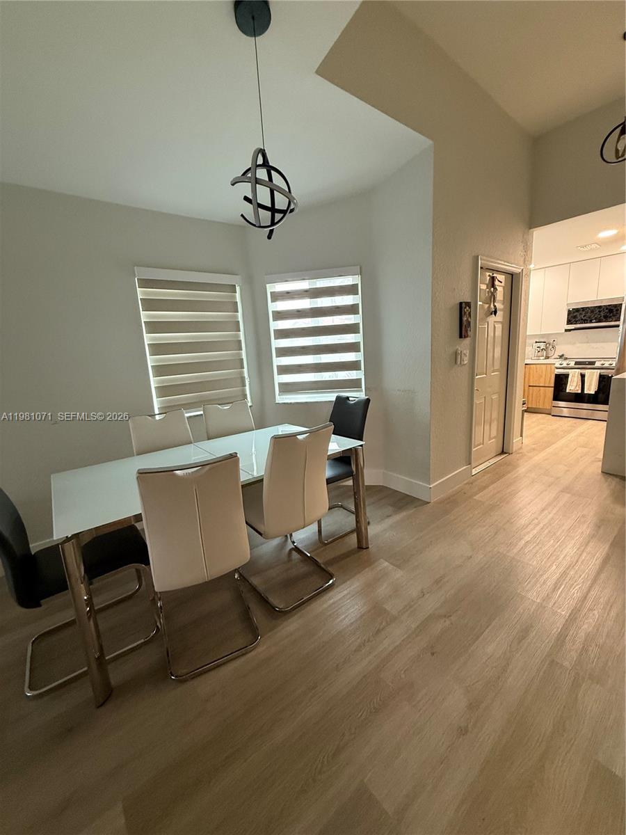 DORAL LANDINGS TOWNHOMES - Residential