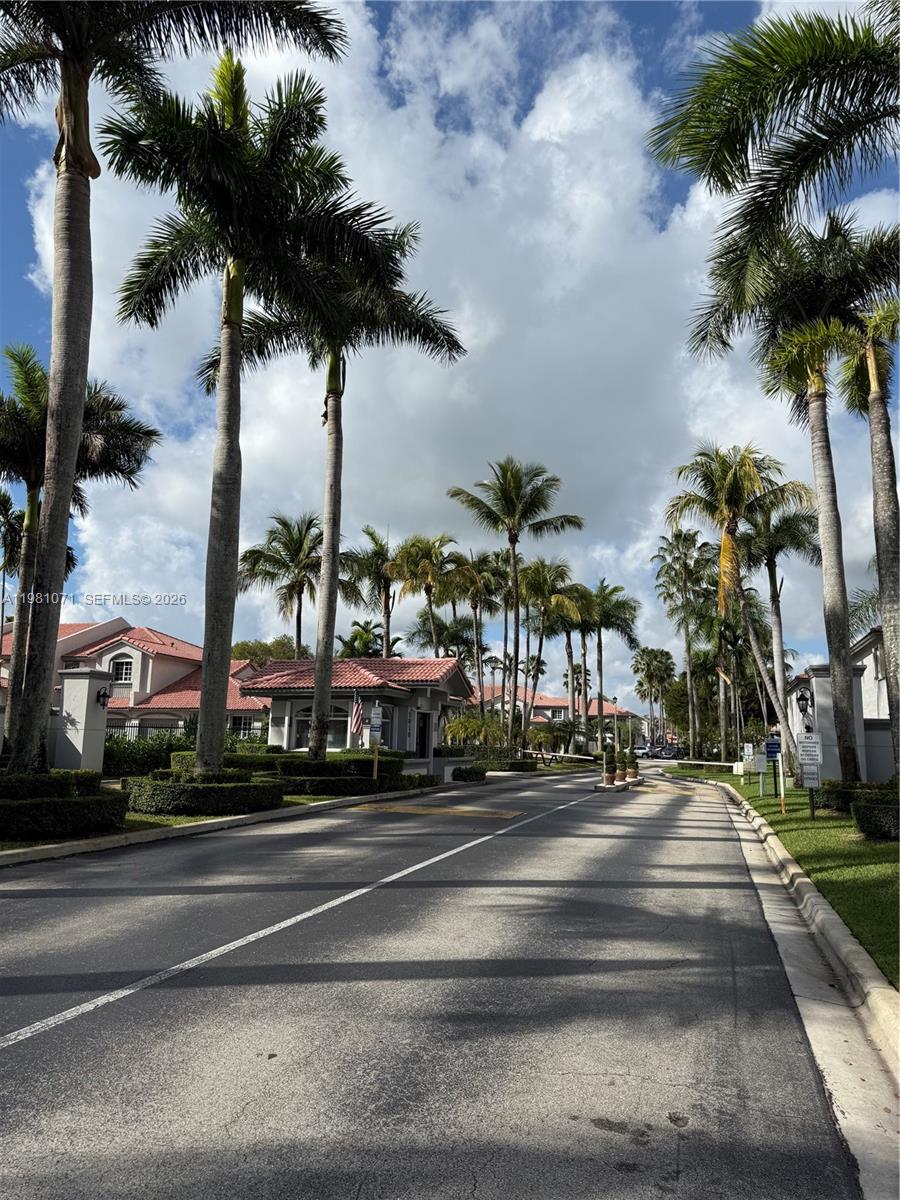 DORAL LANDINGS TOWNHOMES - Residential