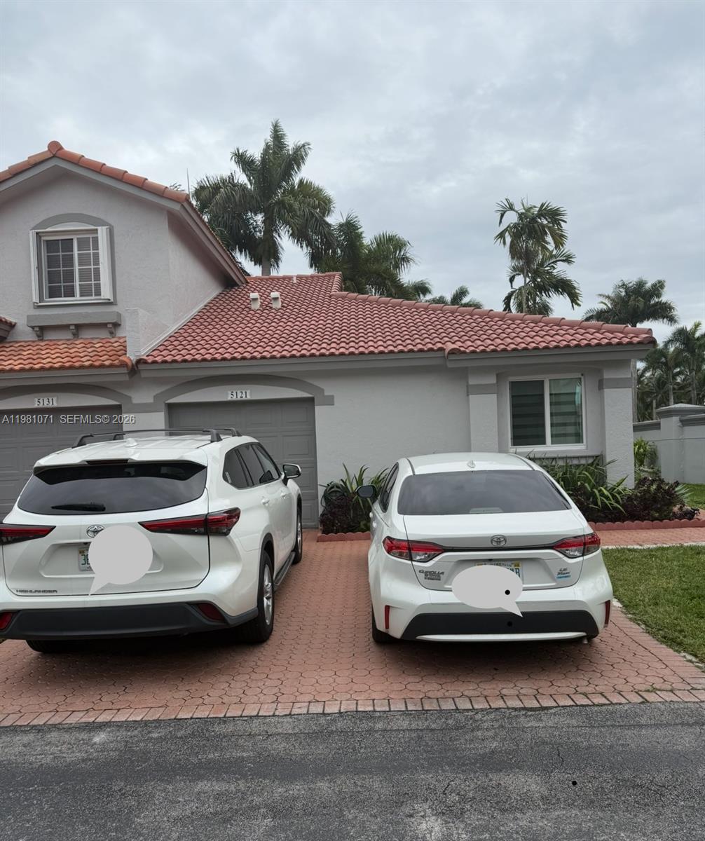 DORAL LANDINGS TOWNHOMES - Residential