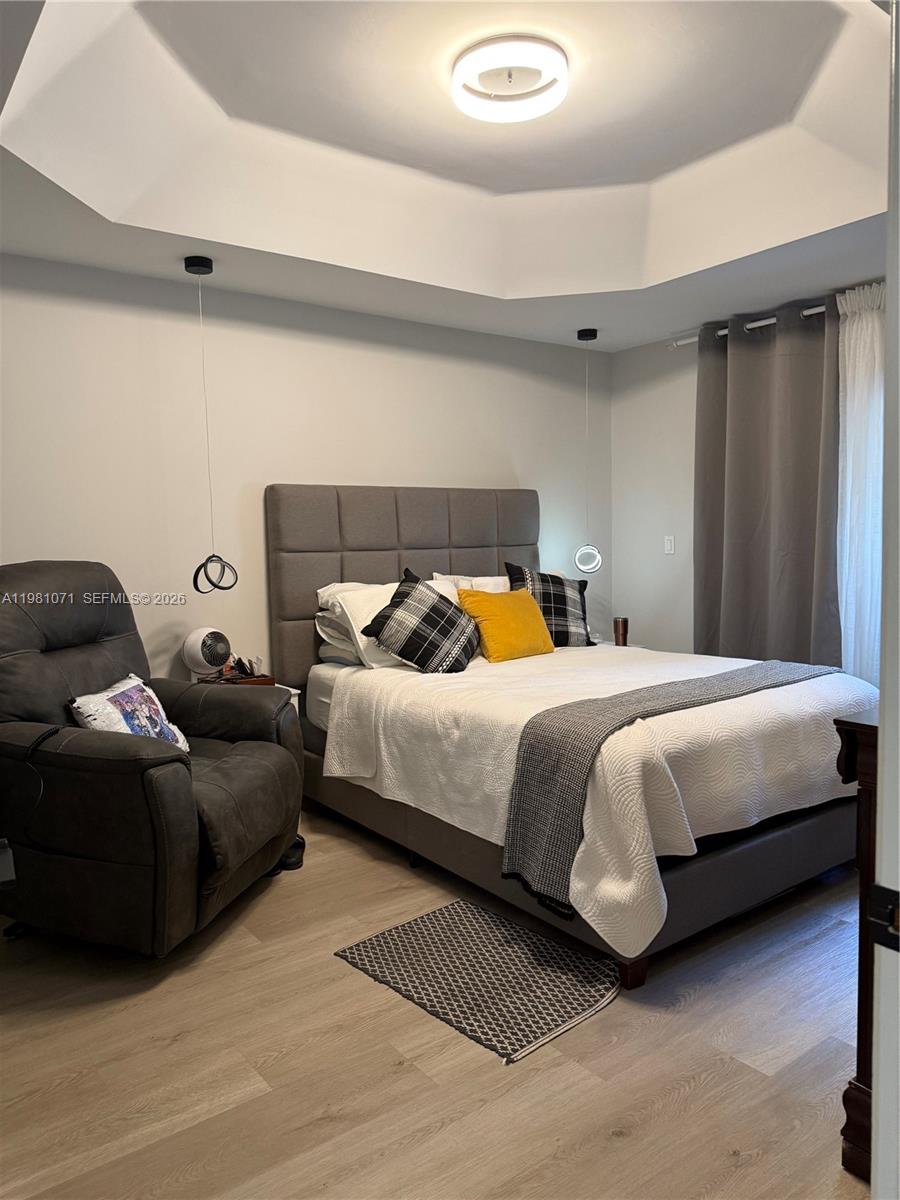 DORAL LANDINGS TOWNHOMES - Residential