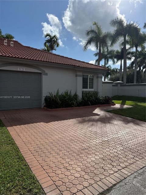 5121 NW 114th Ct Doral FL 33178