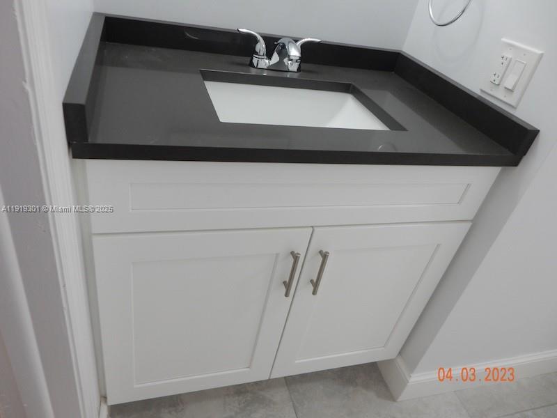 EDGEWATER BEACH TOWERS CO - Residential Lease