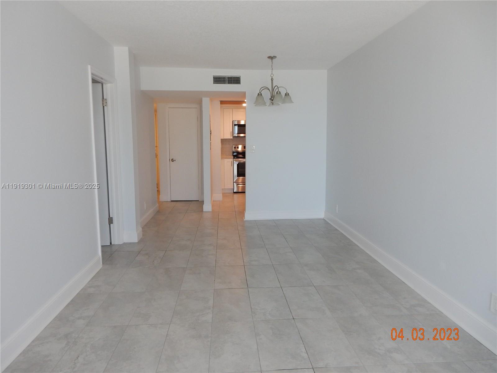 EDGEWATER BEACH TOWERS CO - Residential Lease