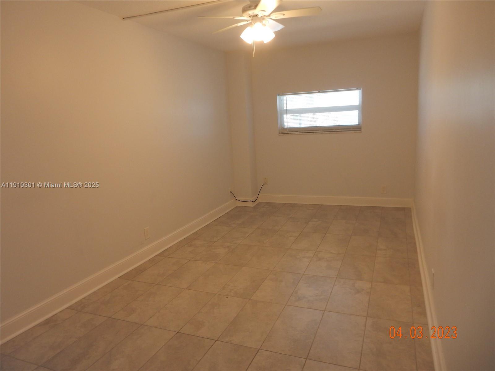 EDGEWATER BEACH TOWERS CO - Residential Lease