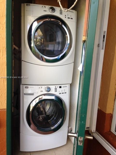 LAKES OF JACARANDA CONDO - Residential Lease