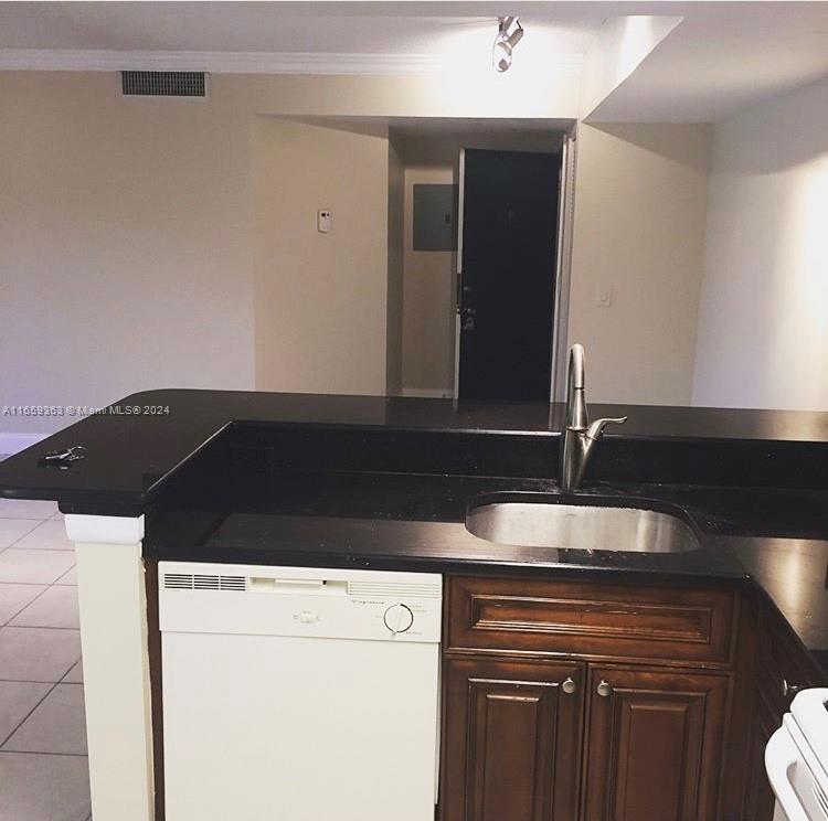LAKES OF JACARANDA CONDO - Residential Lease