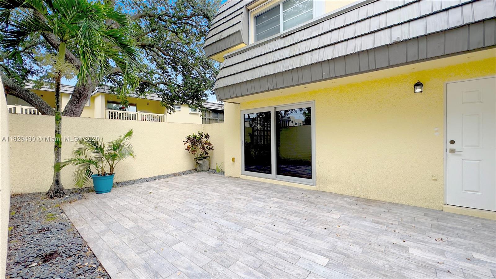 8483 SW 137th Ave 8483