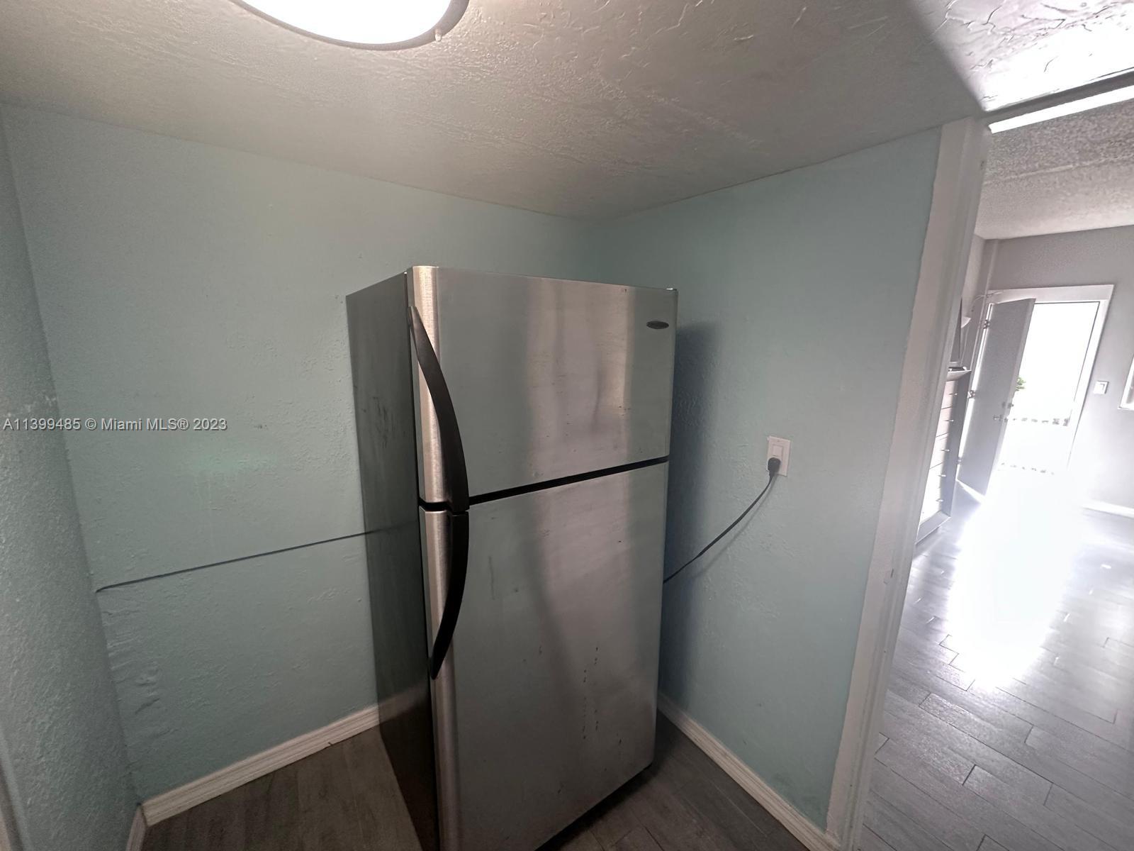 DIPLOMAT GOLF & RACQUET C - Residential