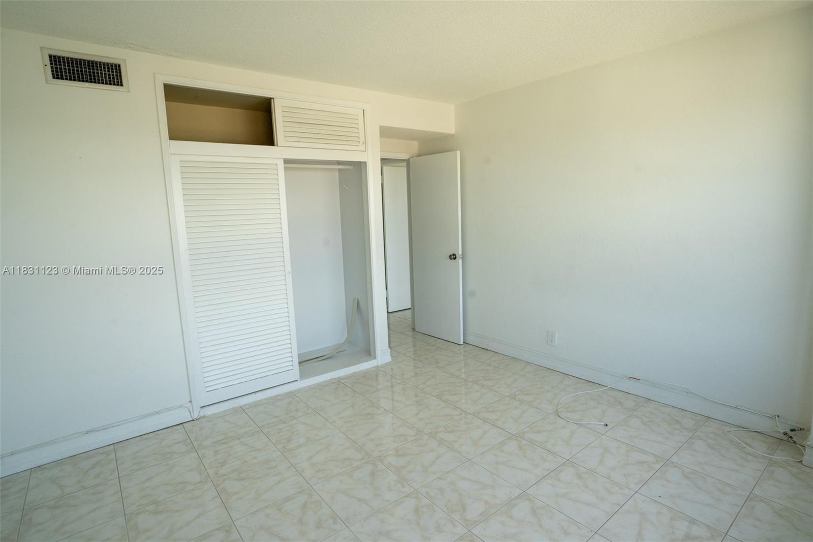 GALT OCEAN CLUB CONDO - Residential Lease