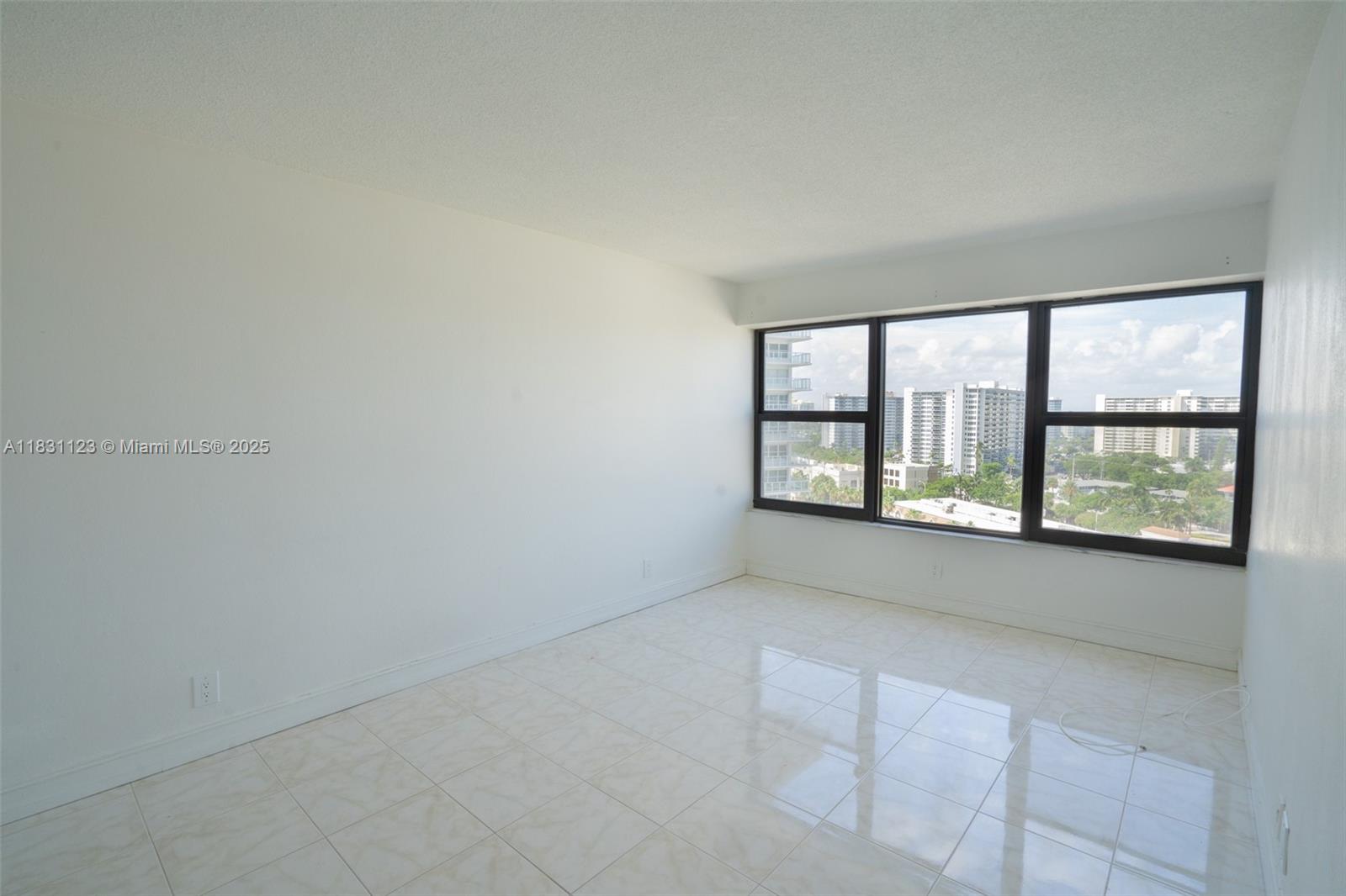 GALT OCEAN CLUB CONDO - Residential Lease