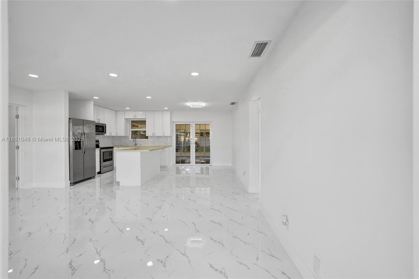 DELCREST MANOR - Residential