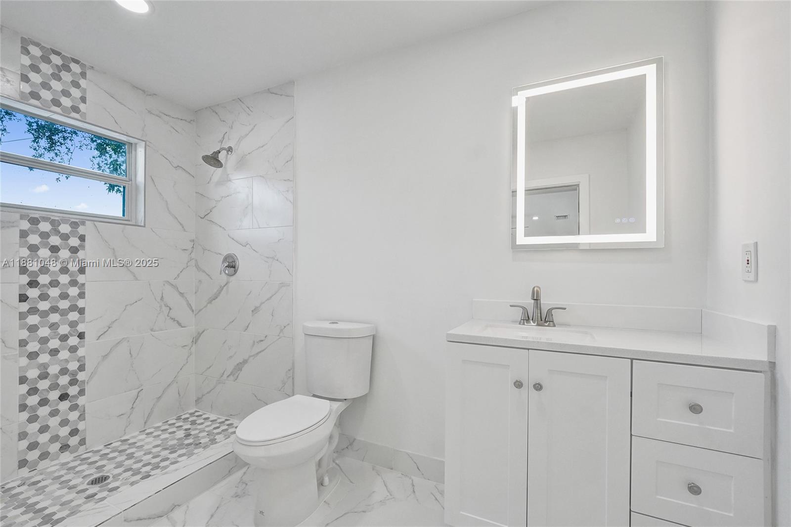 DELCREST MANOR - Residential