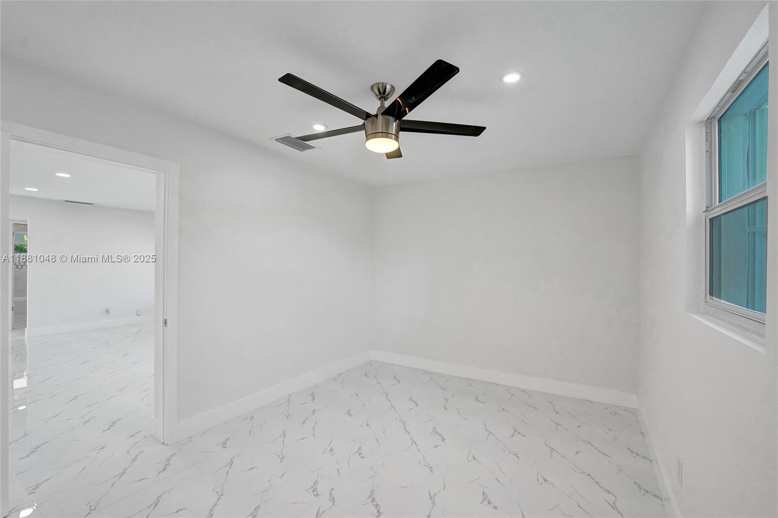 DELCREST MANOR - Residential