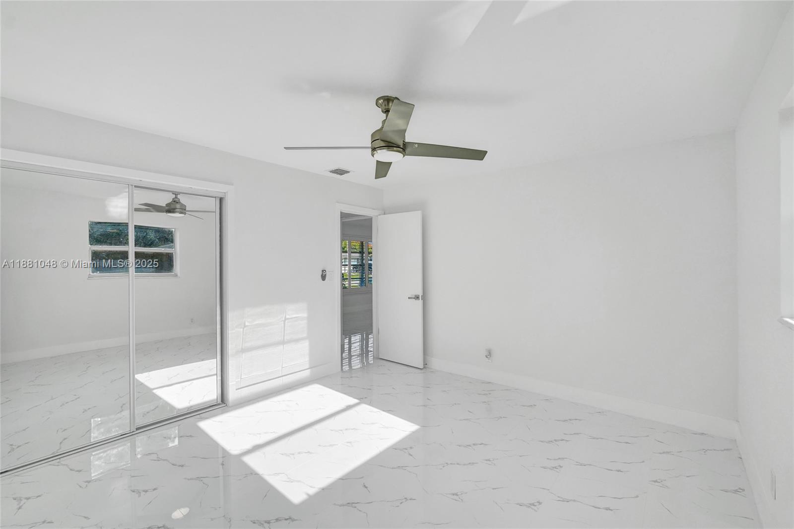 DELCREST MANOR - Residential