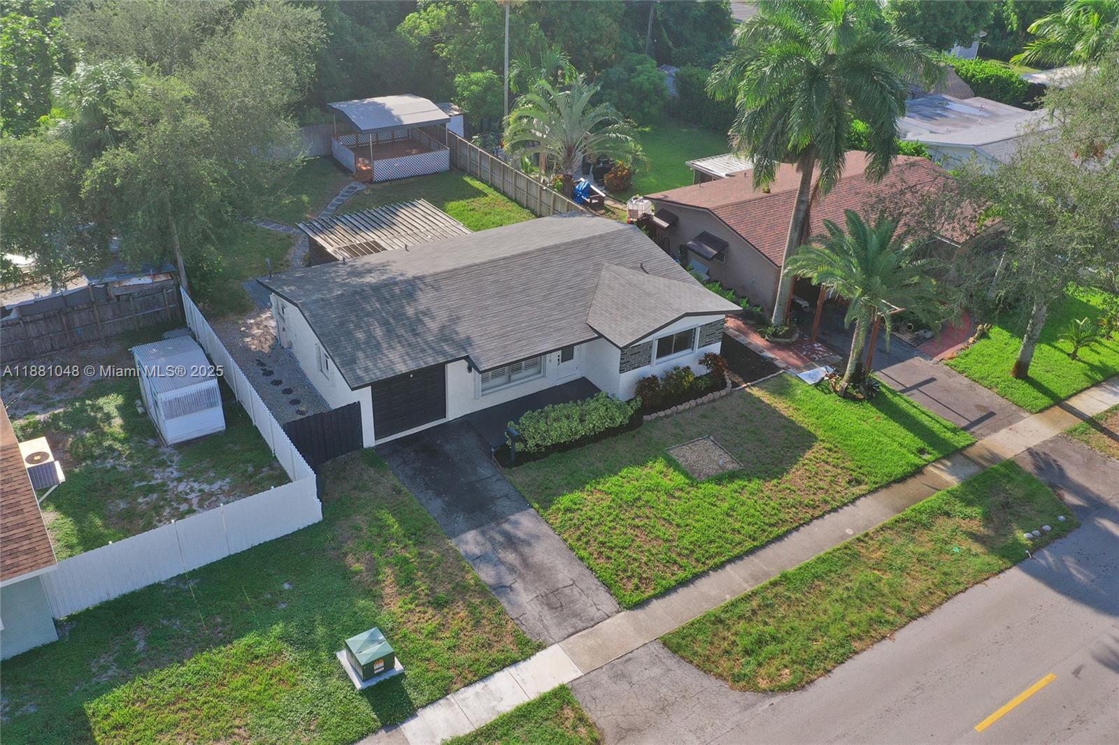 DELCREST MANOR - Residential