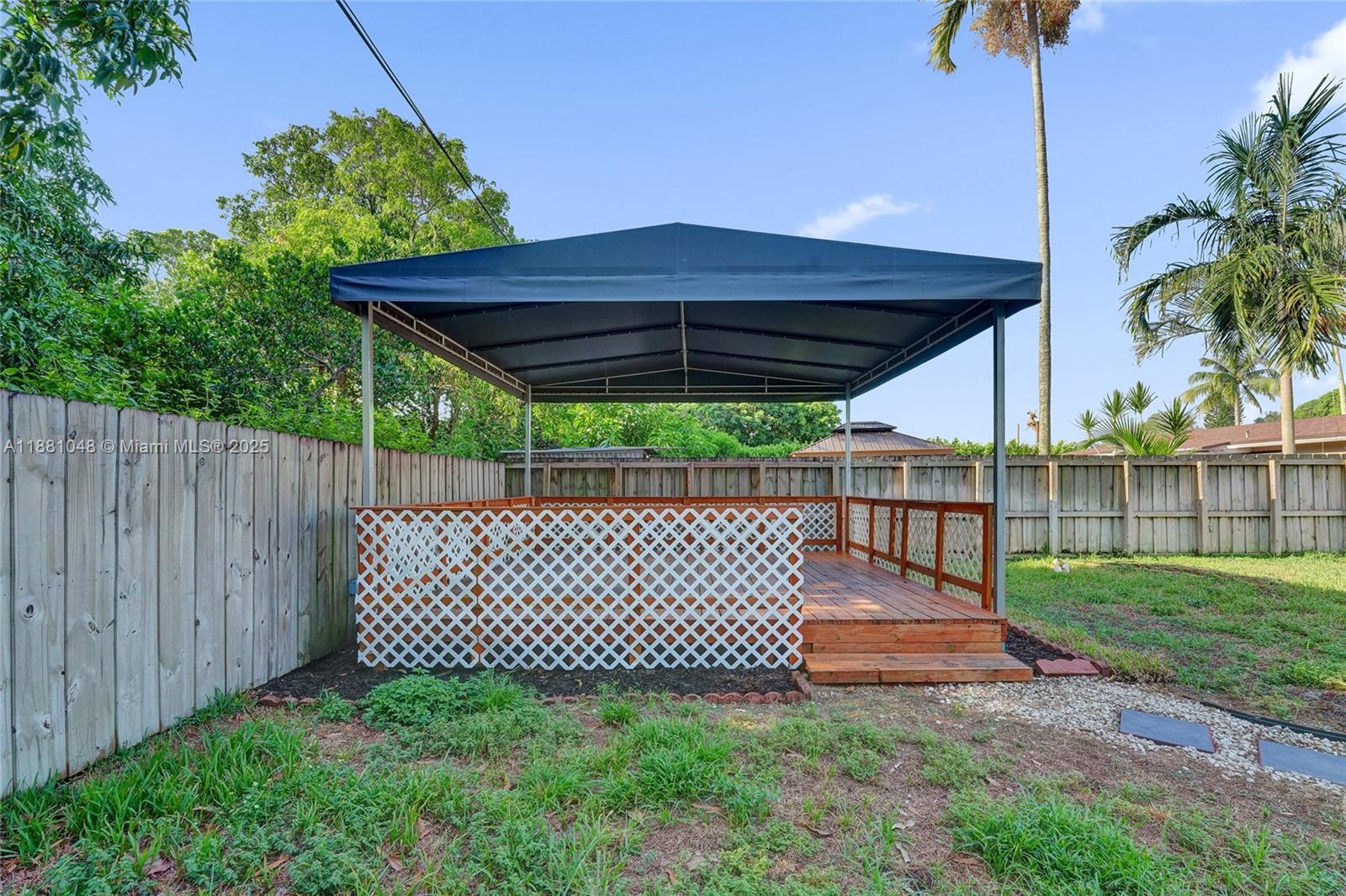 DELCREST MANOR - Residential