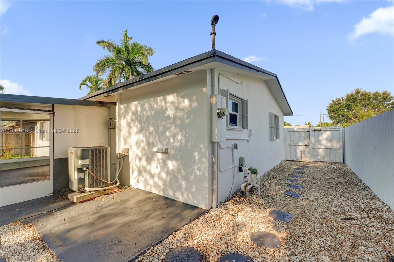 DELCREST MANOR - Residential