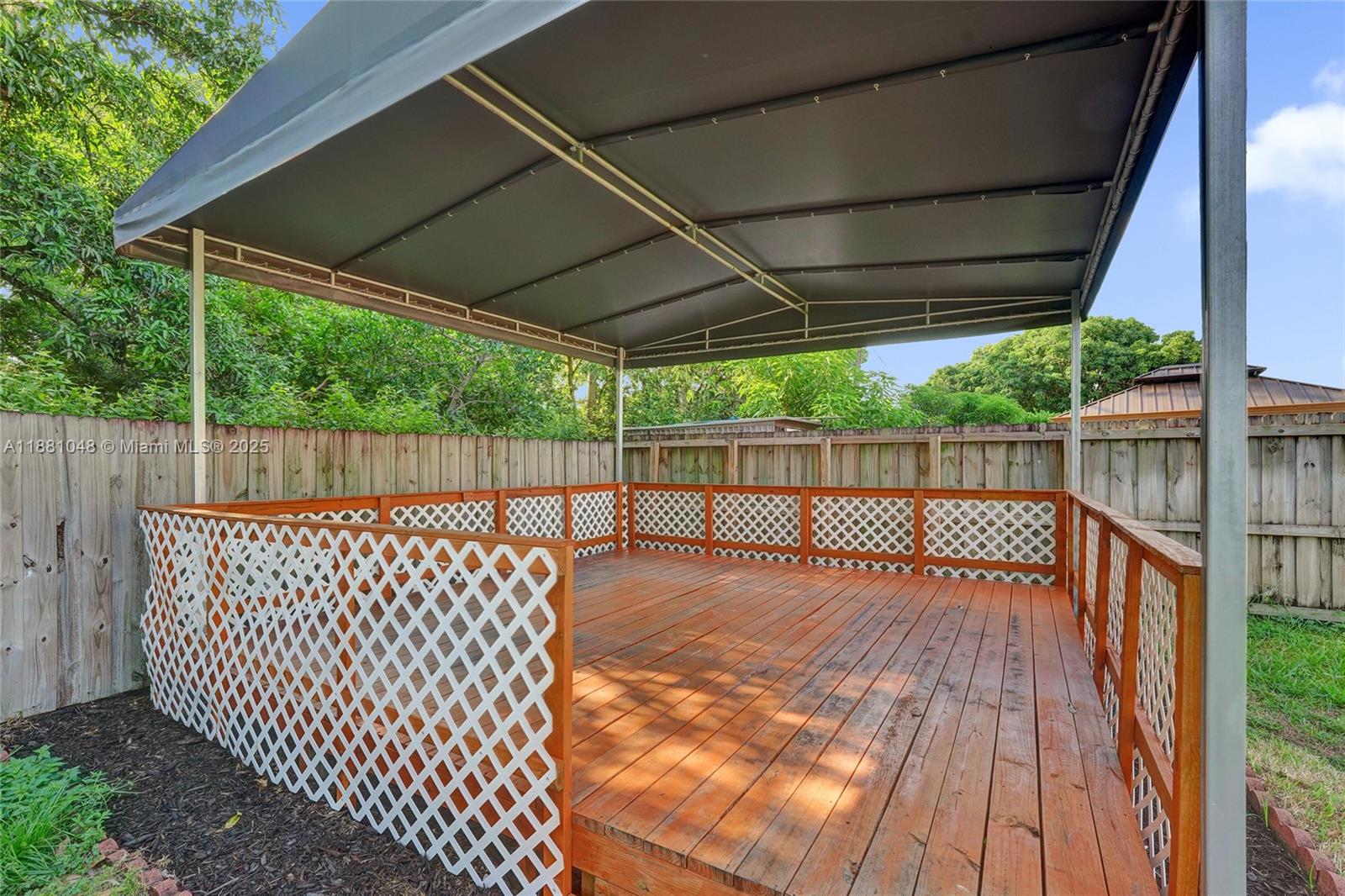 DELCREST MANOR - Residential