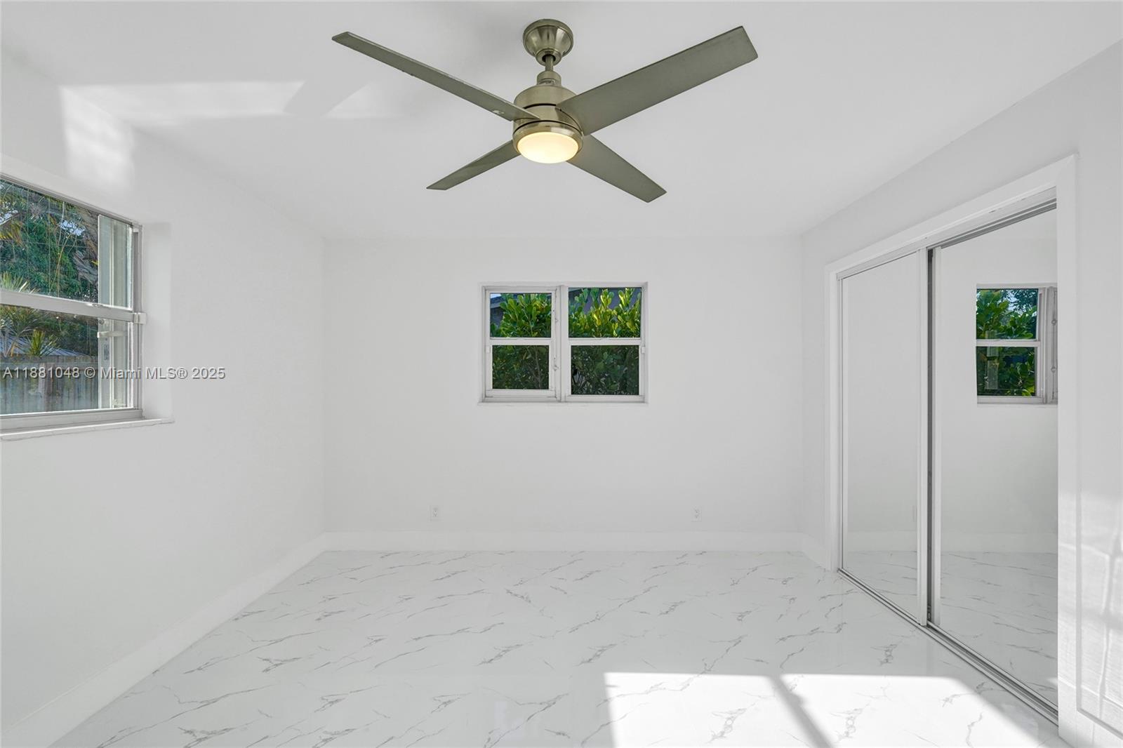 DELCREST MANOR - Residential