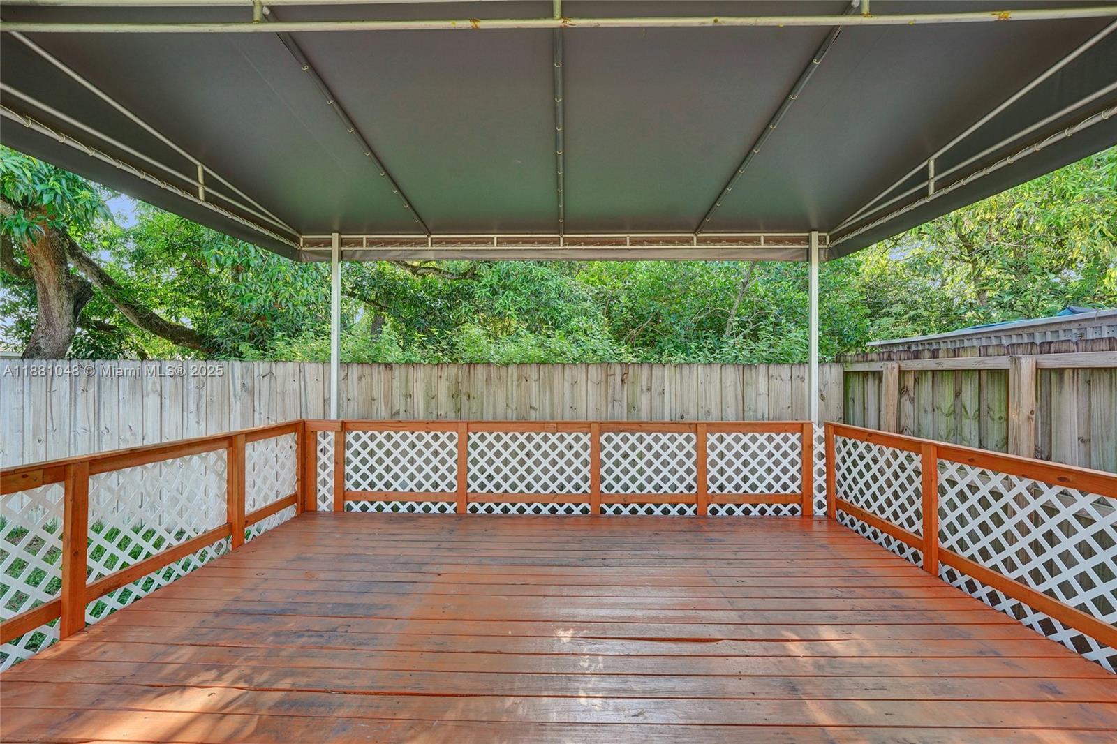 DELCREST MANOR - Residential