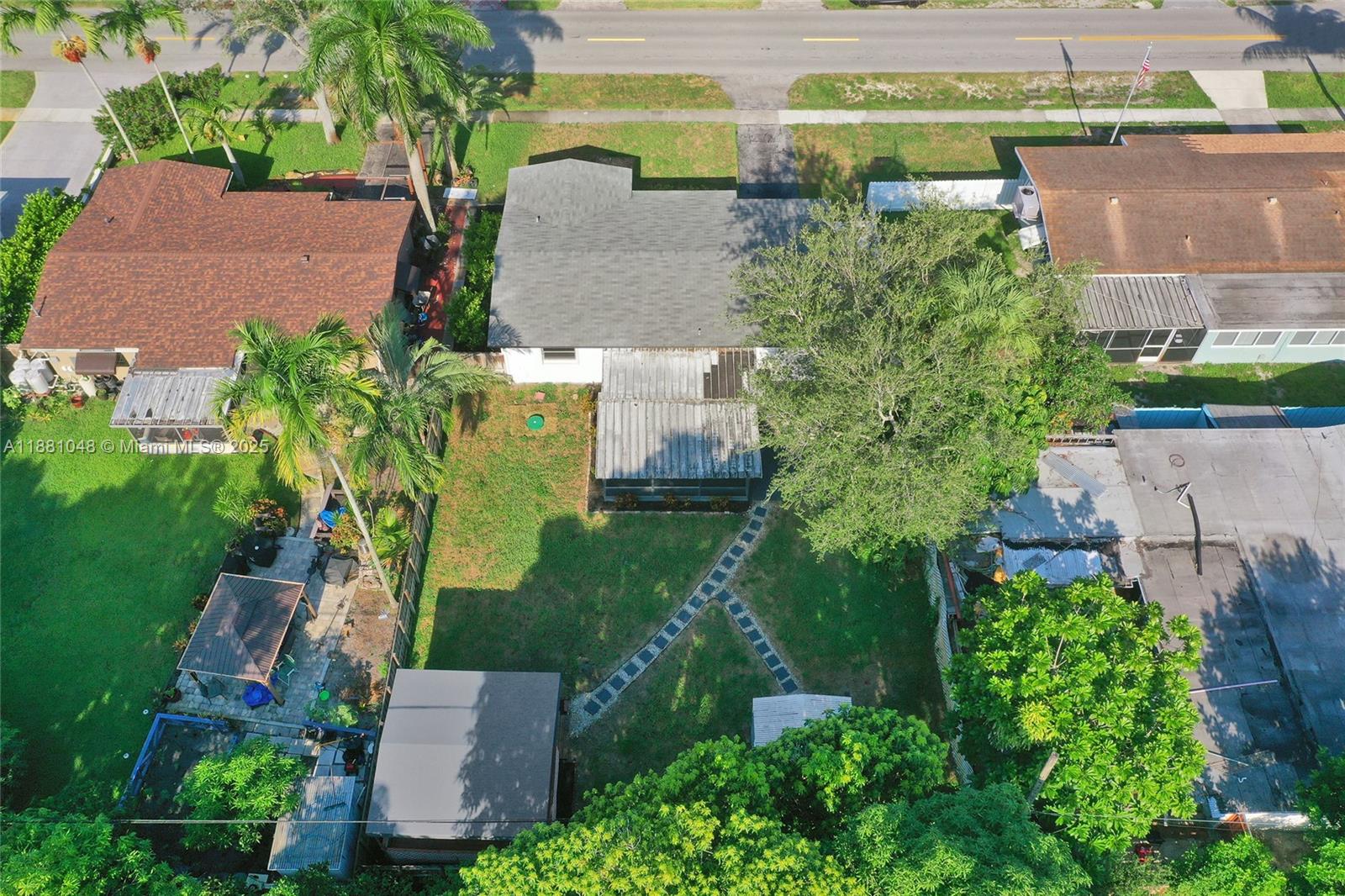 DELCREST MANOR - Residential