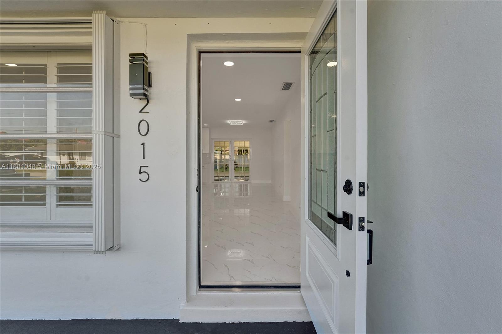 DELCREST MANOR - Residential