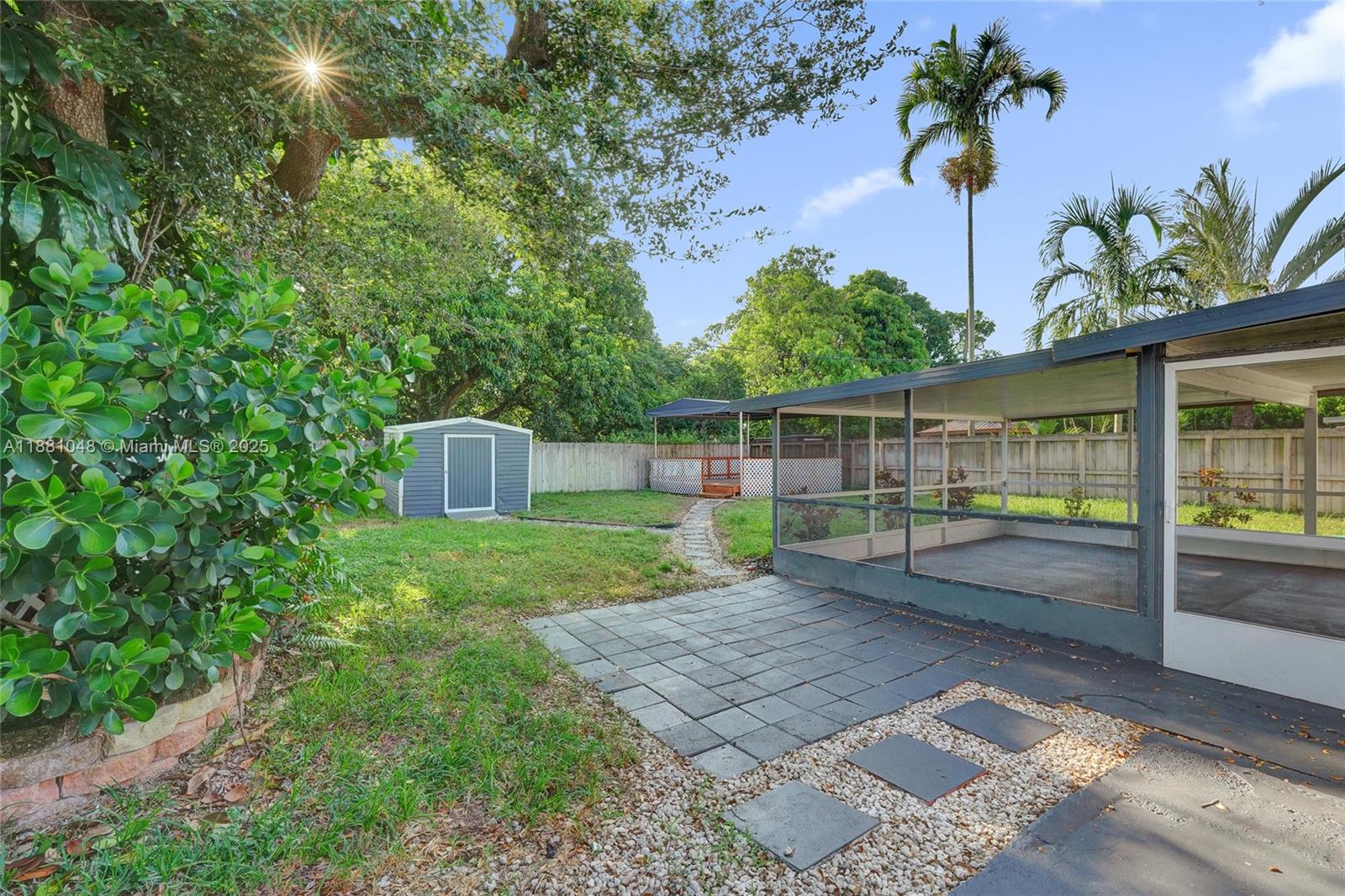 DELCREST MANOR - Residential