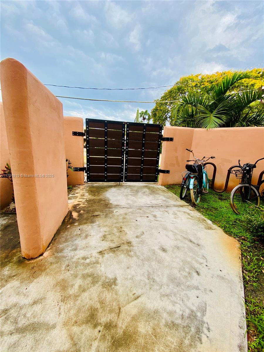 COUNTRY CLUB ESTATES SEC - Residential Income