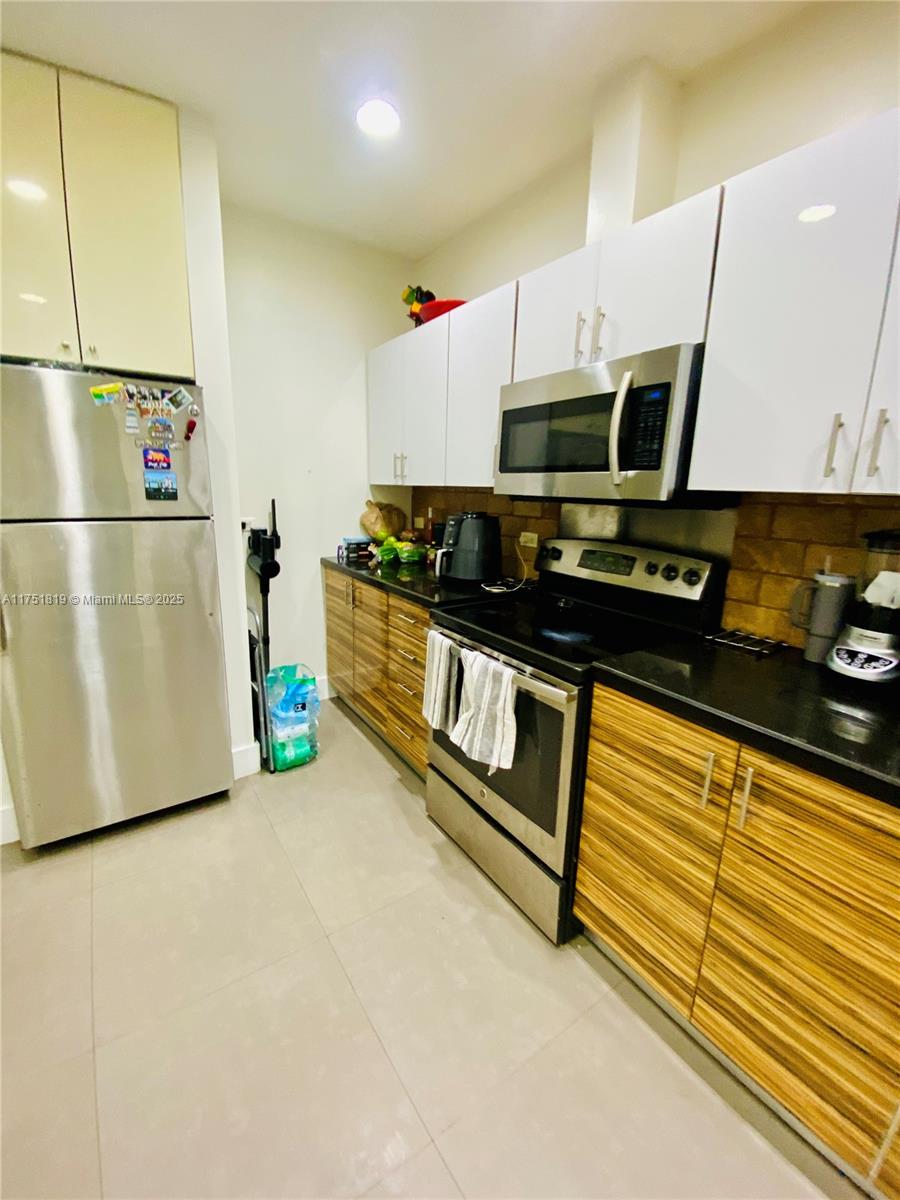 COUNTRY CLUB ESTATES SEC - Residential Income