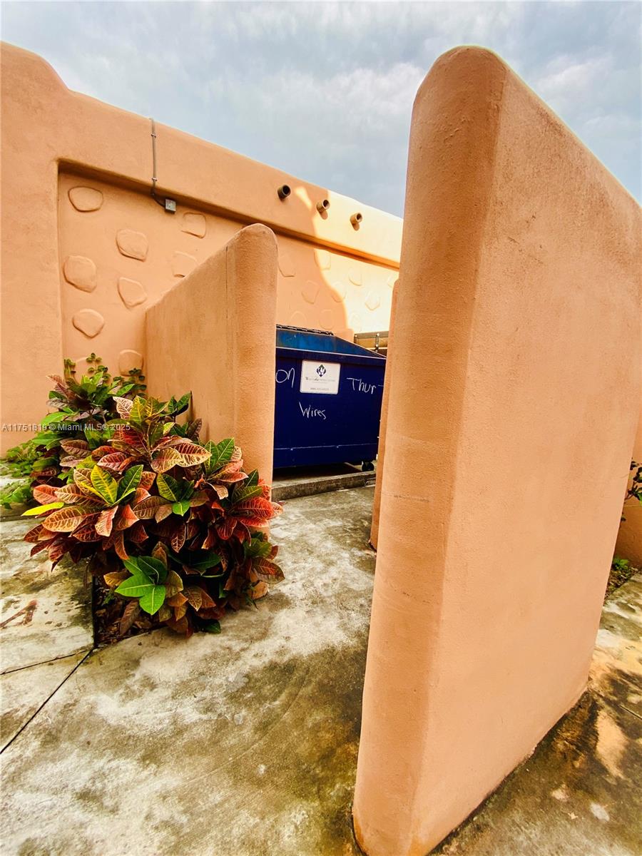 COUNTRY CLUB ESTATES SEC - Residential Income