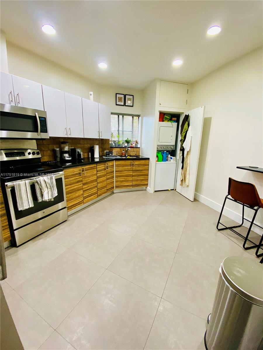 COUNTRY CLUB ESTATES SEC - Residential Income