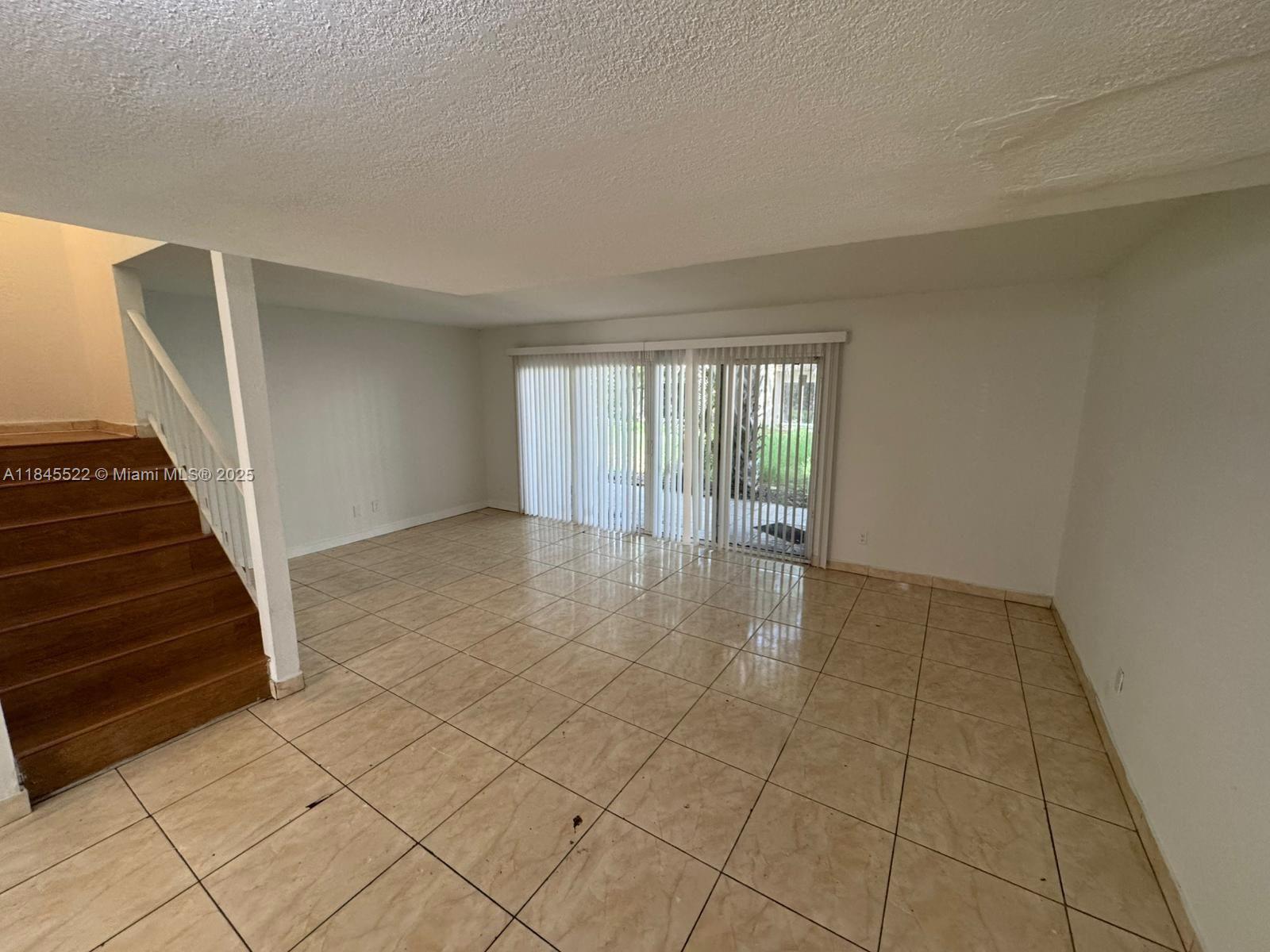 2800 Georgia Ave D27, West Palm Beach, FL, 33405/$130,000 1 2800 Georgia Ave D27