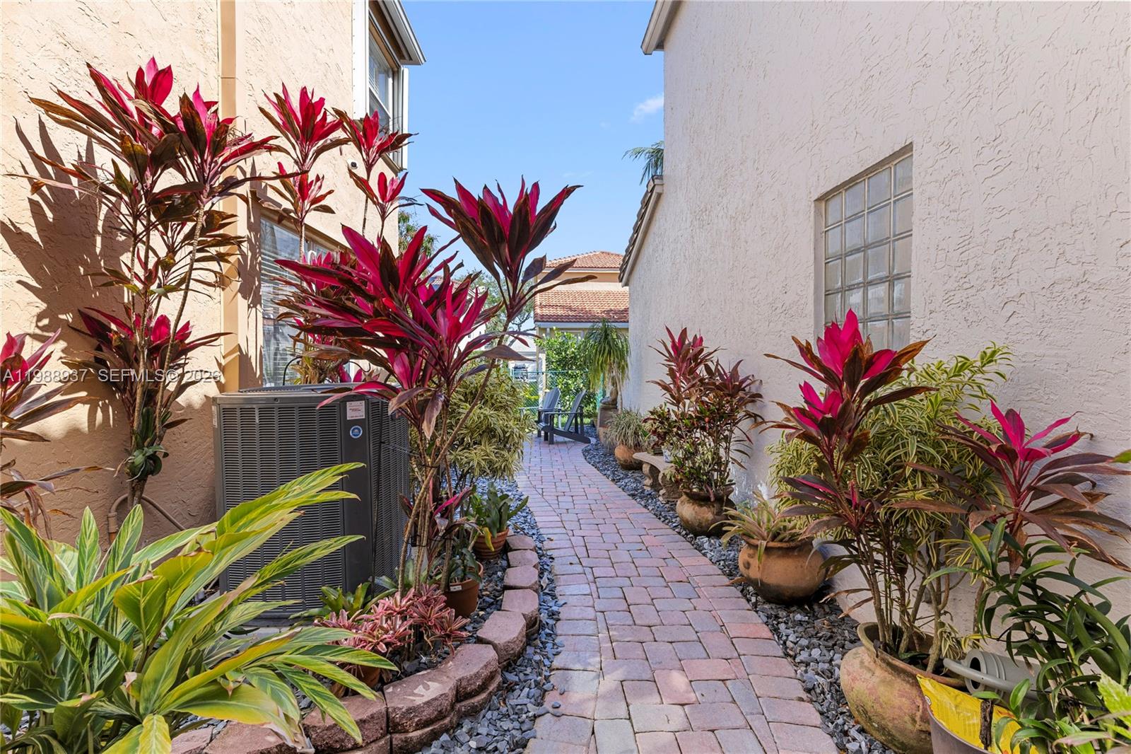 KENSINGTON - Residential