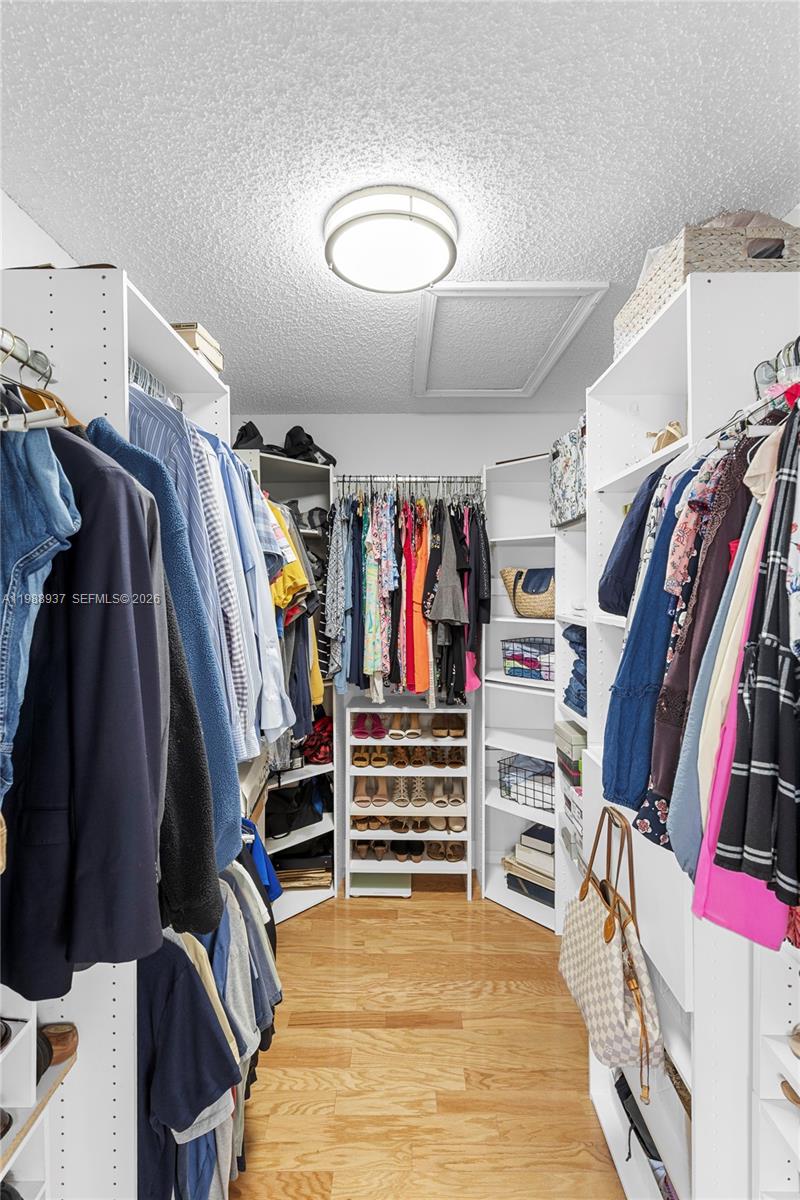 KENSINGTON - Residential