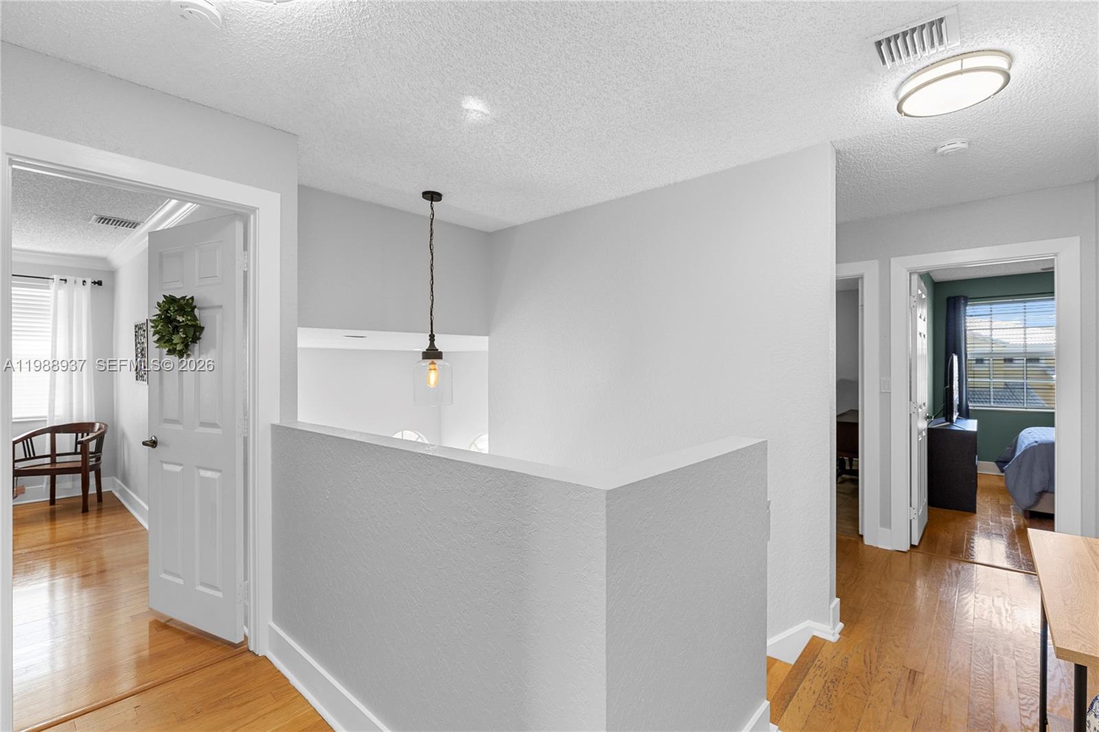 KENSINGTON - Residential