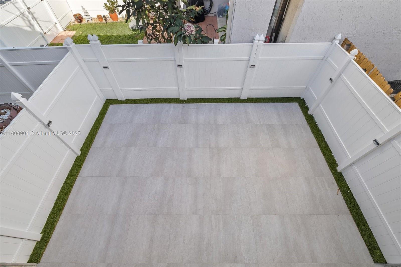 LAKEVIEW TOWNHOMES CONDO - Residential