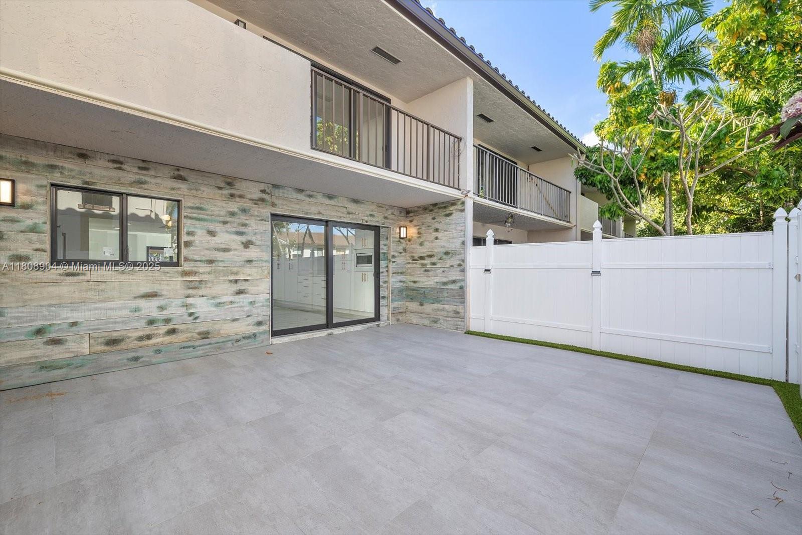 LAKEVIEW TOWNHOMES CONDO - Residential