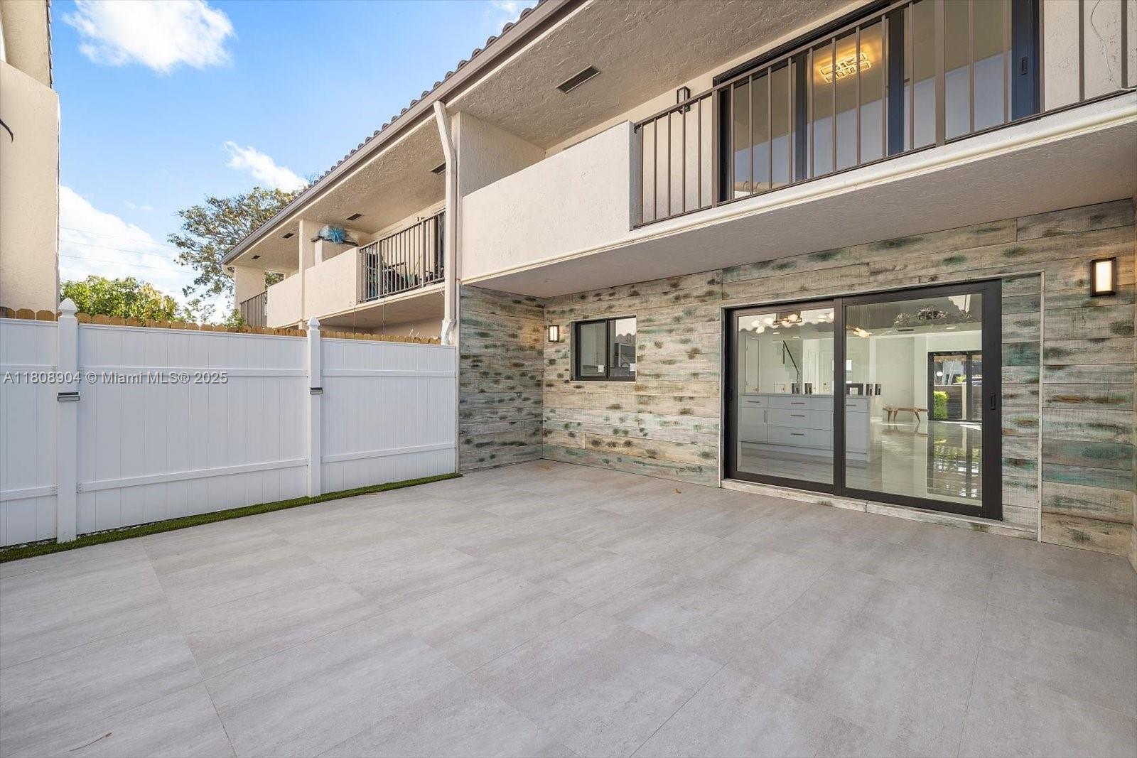 LAKEVIEW TOWNHOMES CONDO - Residential