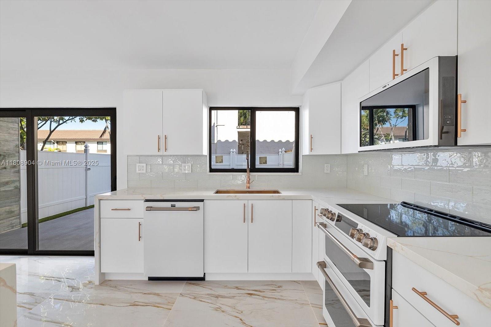 LAKEVIEW TOWNHOMES CONDO - Residential