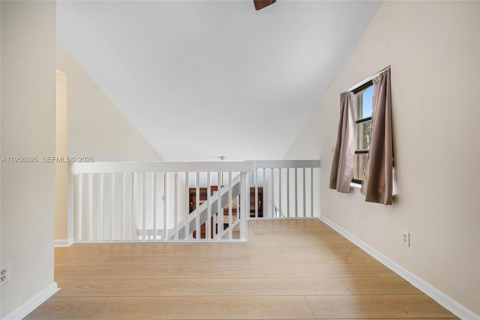 SUMMER WINDS OF JUPITER - Residential