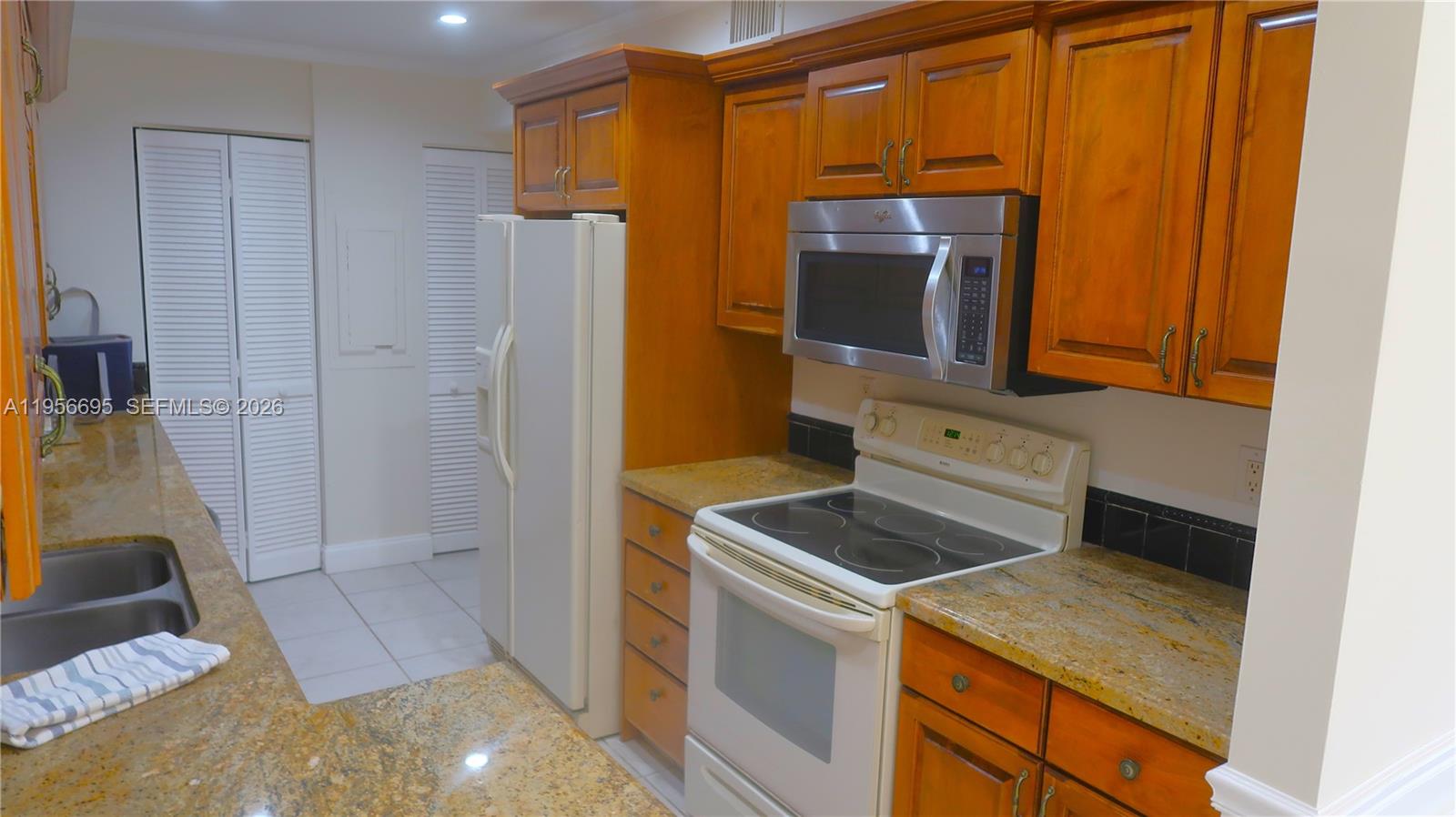 SUMMER WINDS OF JUPITER - Residential