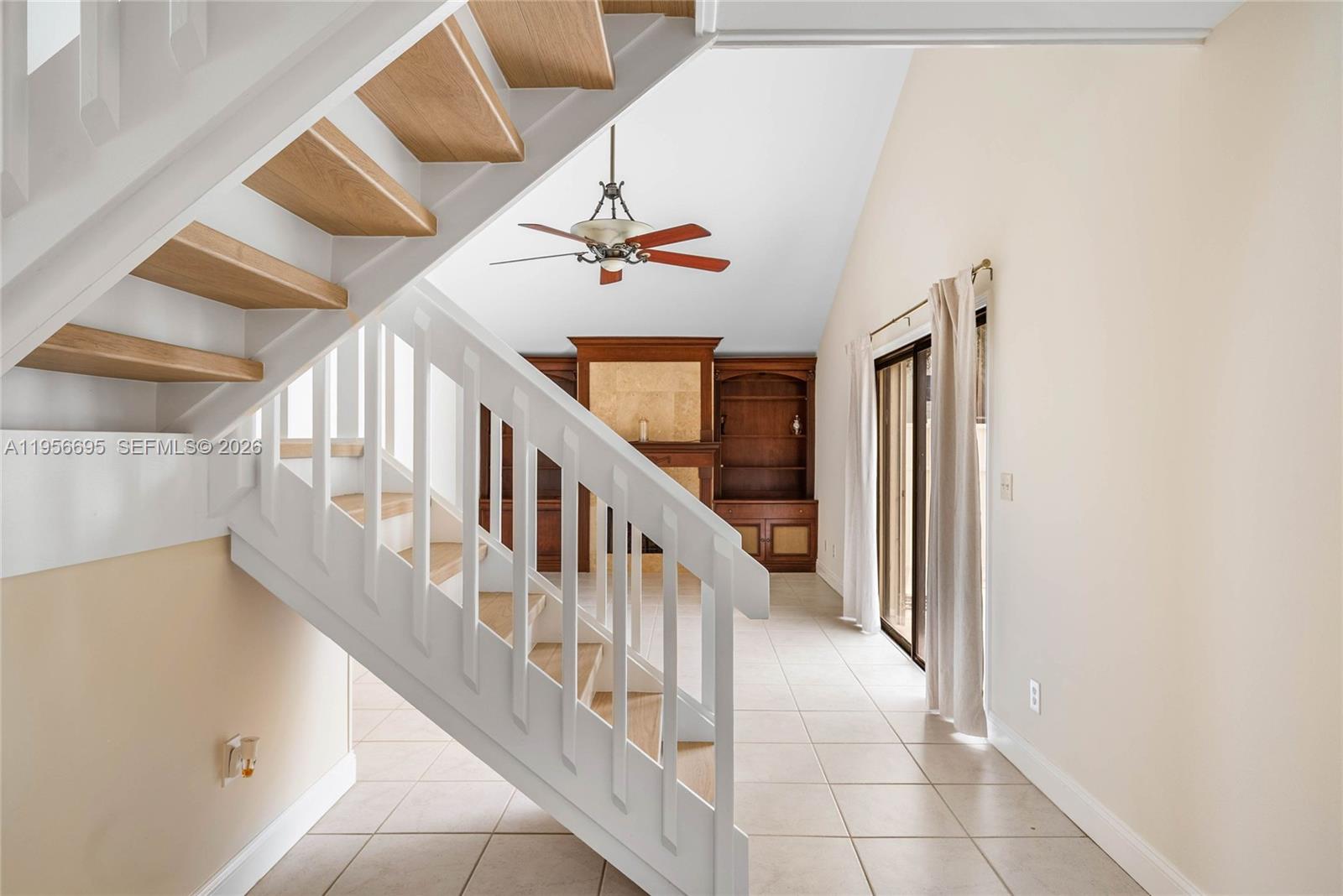 SUMMER WINDS OF JUPITER - Residential