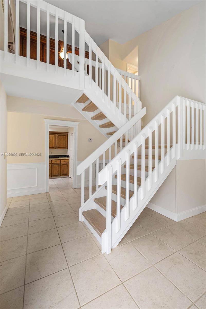 SUMMER WINDS OF JUPITER - Residential