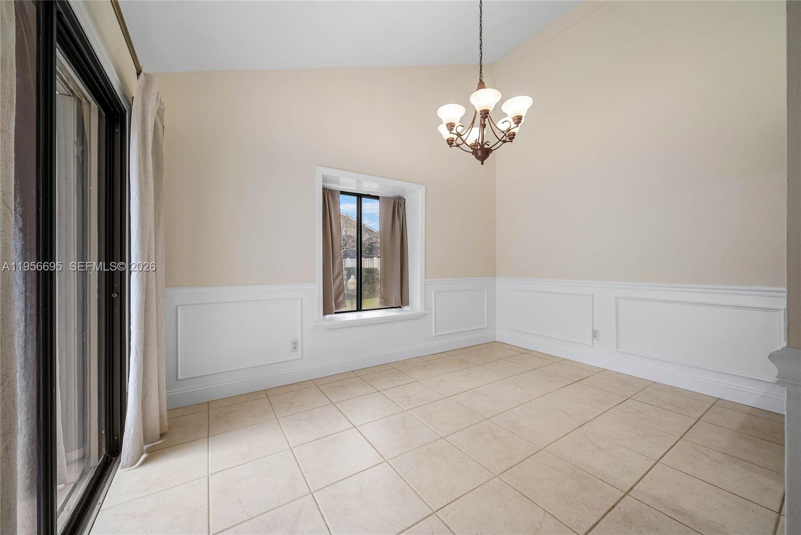 SUMMER WINDS OF JUPITER - Residential